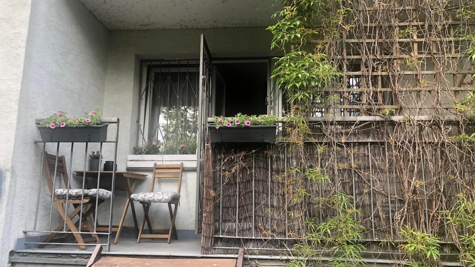 Gustowne Mieszkanie Z Ogrodkiem Na Zielonym Ursynowie, Przy Metrze, Sggw, Onkologii Warsaw Poland